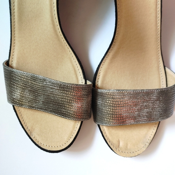 Chinese Laundry Pewter/Black Strappy Wedge Heels - Picture 12 of 13